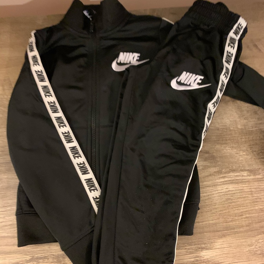 Nike set 4T